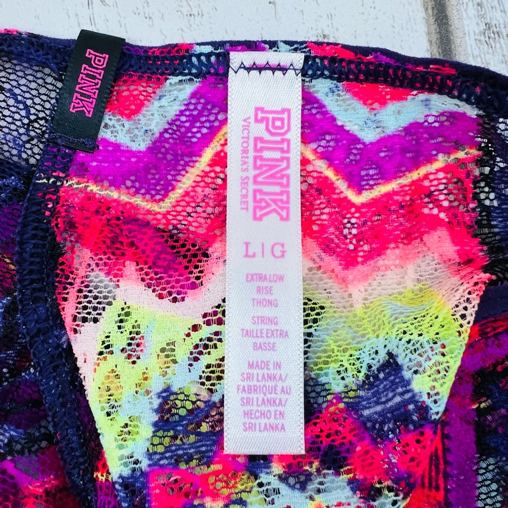VS PINK Seamless Extra Low Rise Thong Large Back Lace Retired Style - Picture 7 of 8